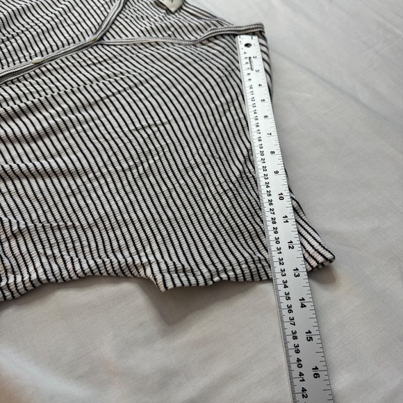 Aura Women's Button Up V-Neck Cropped‎ Black + White Top Waist Tie Beach Medium - Picture 9 of 13